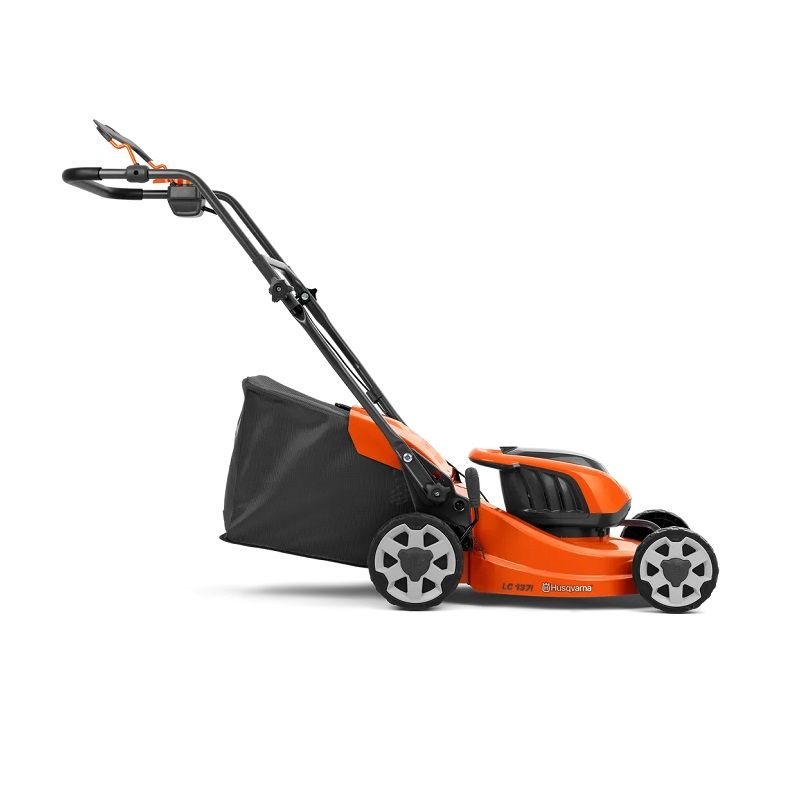 Акумулаторна косачка HUSQVARNA LC 137i без акумулаторна батерия и зарядно устройство